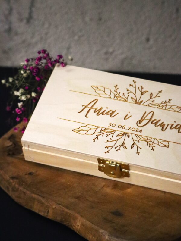 Grawerowane pudełko ślubne na banknoty