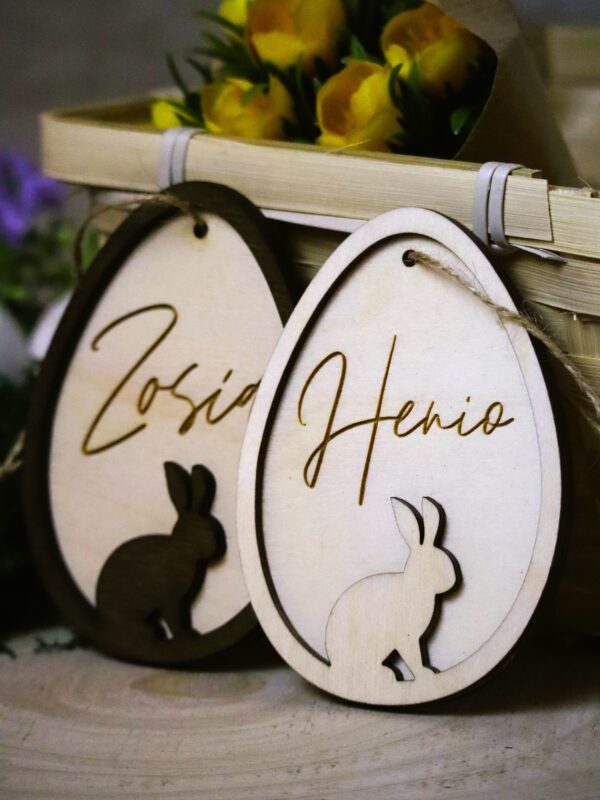 Zawieszka pisanka z zającem i imieniem