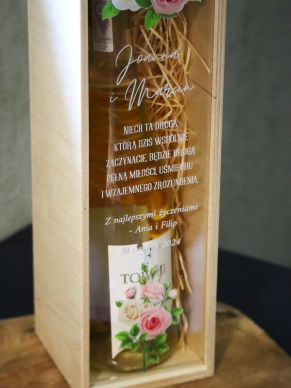 Prezentowa skrzynka ślubna na wino