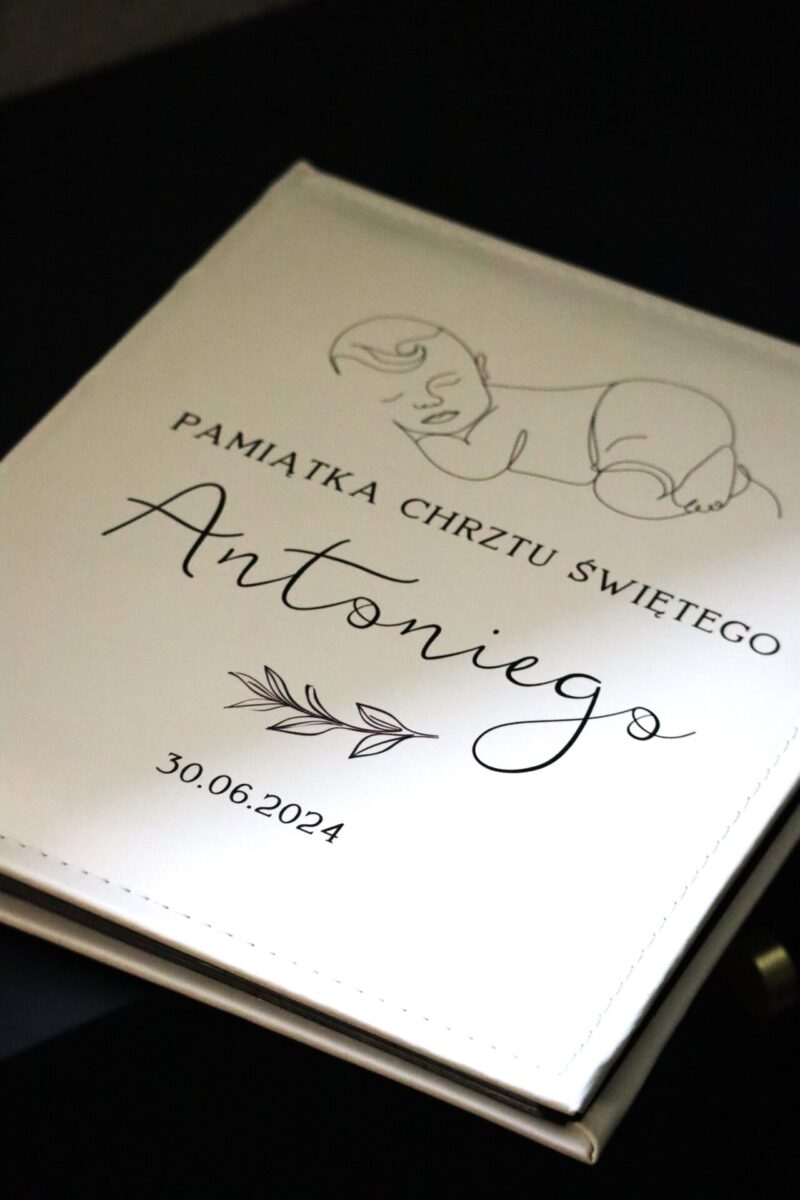 Pamiątkowy album na zdjęcia z Chrztu Świętego z dedykacją