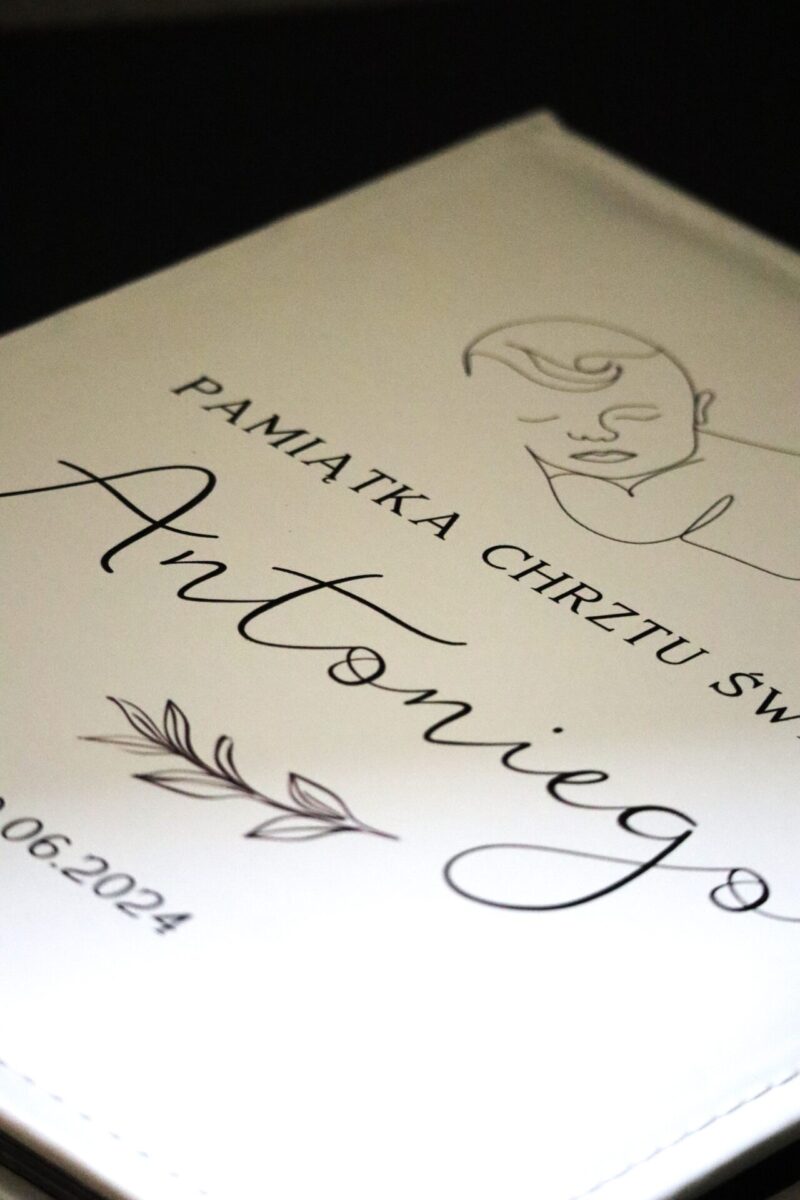 Pamiątkowy album na zdjęcia z Chrztu Świętego z dedykacją