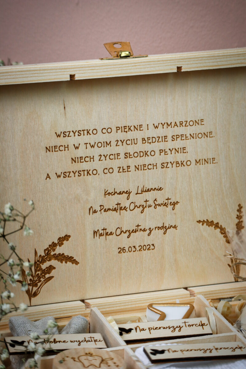 Szkatułka z przegródkami na Chrzest Święty