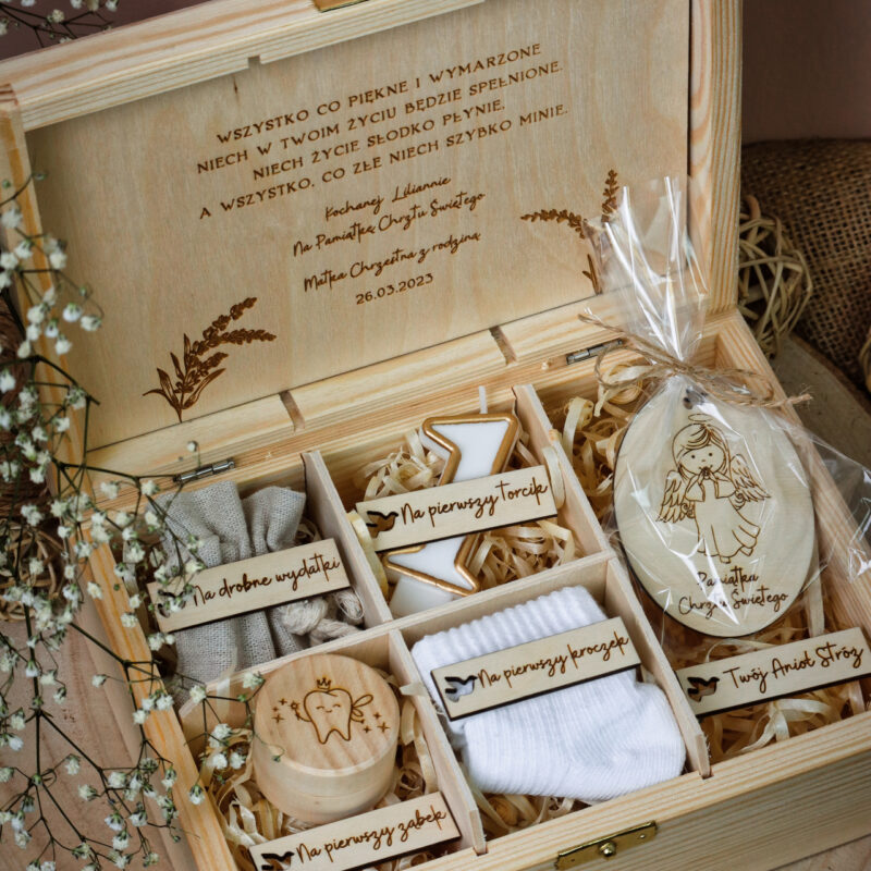 Szkatułka z przegródkami na Chrzest Święty