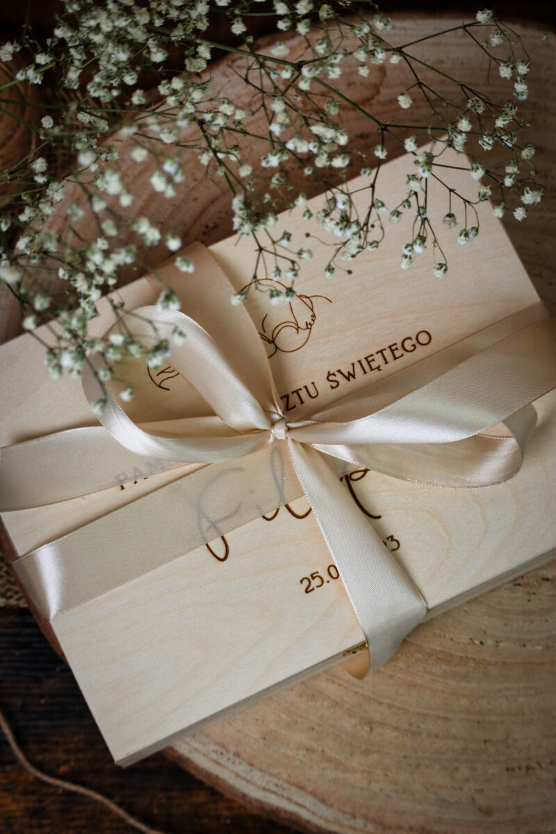 Szkatułka z przegródkami na Chrzest Święty