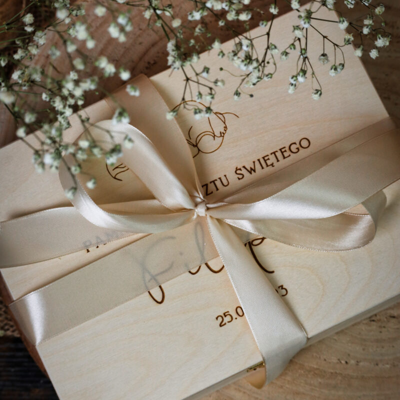 Szkatułka z przegródkami na Chrzest Święty