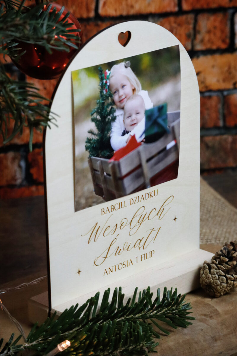 Półokrągła świąteczna ramka na zdjęcie z podstawką