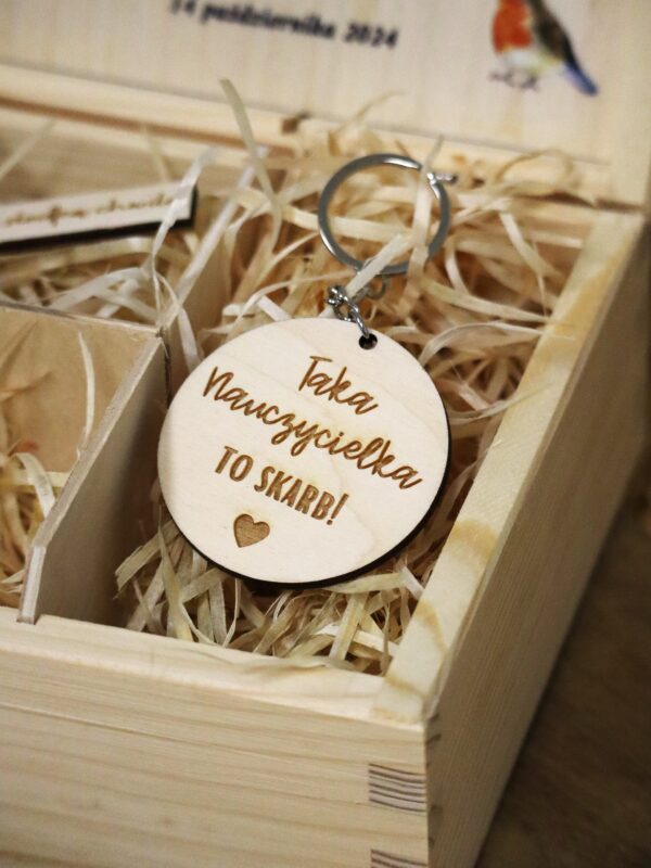 Breloczek do kluczy z grawerem dla nauczyciela