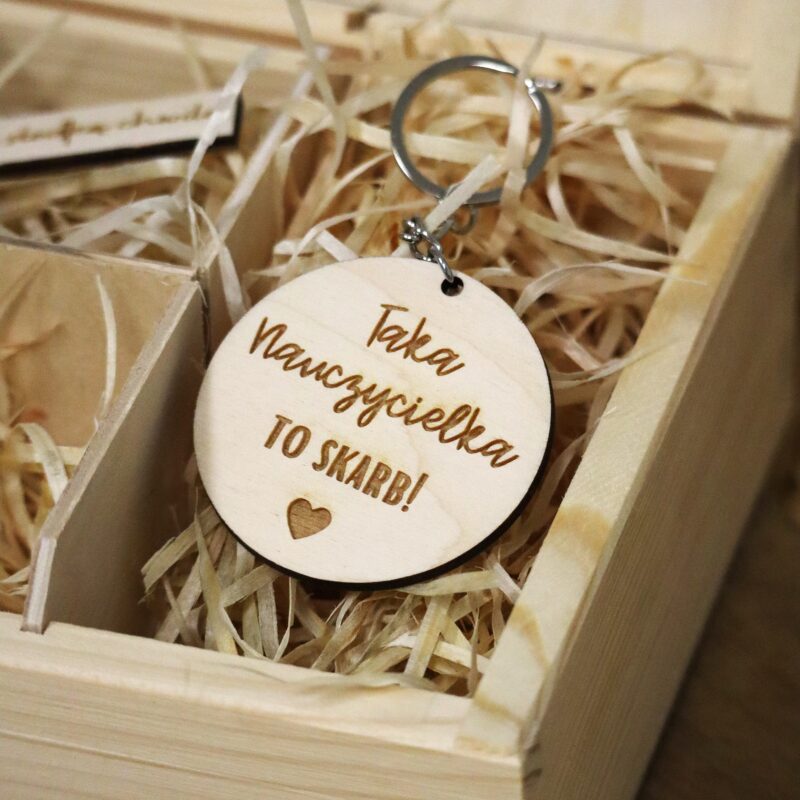 Breloczek do kluczy z grawerem dla nauczyciela