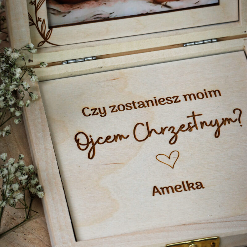 Pytanie do Rodziców Chrzestnych w formie pudełka ze zdjęciem