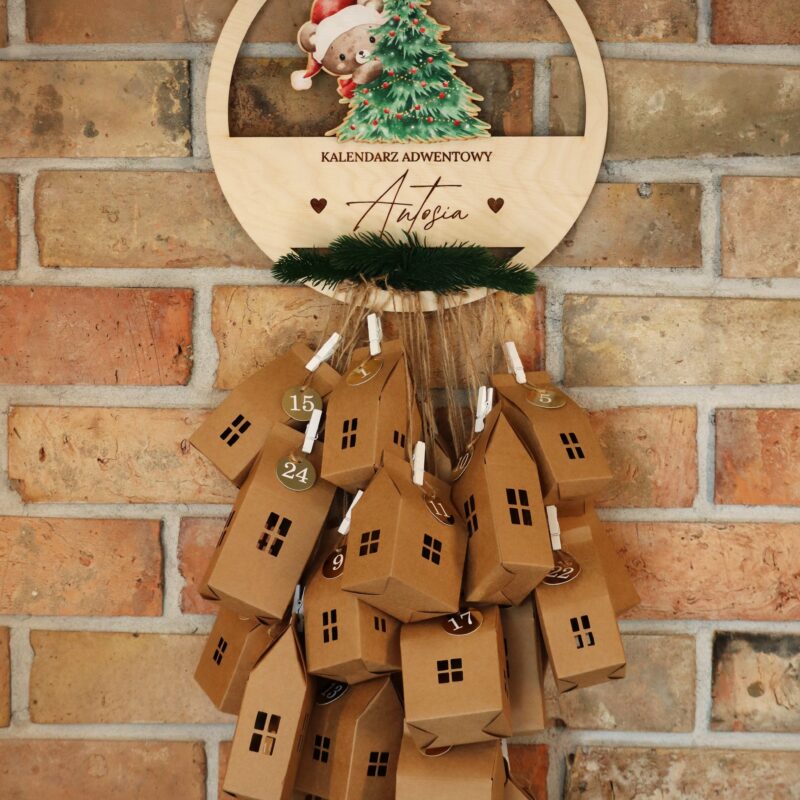 Kalendarz adwentowy Koło z misiem