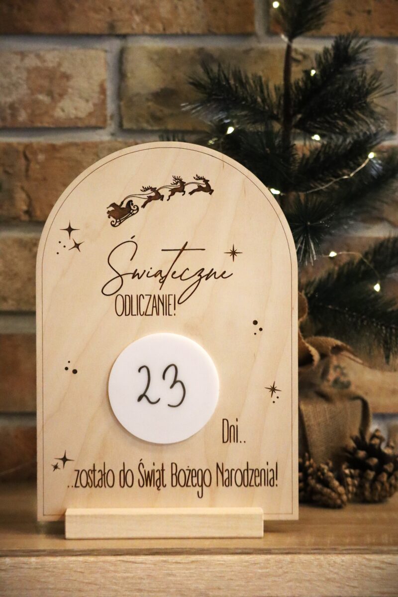 Kalendarz adwentowy na podstawce w zestawie z markerem