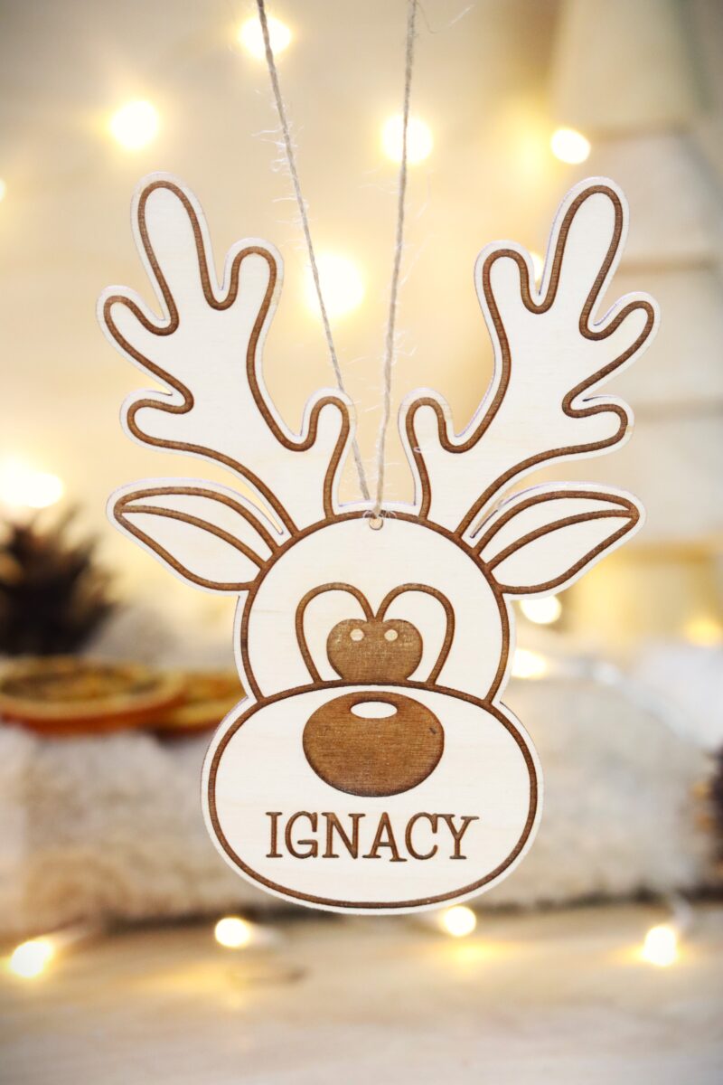 Duża bombka z imieniem Renifer