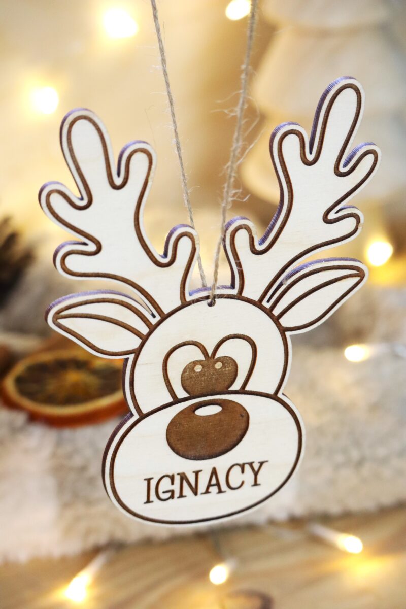 Duża bombka z imieniem Renifer