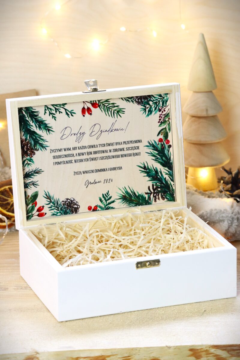 Białe pudełko świąteczne z życzeniami