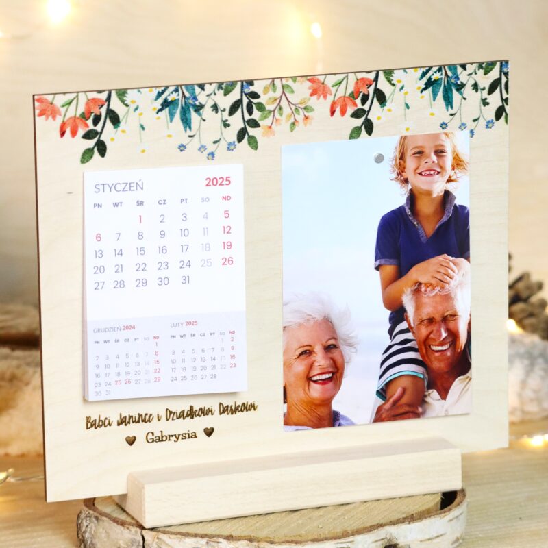 Tabliczka na podstawce z mini kalendarzem 2026 i zdjęciem