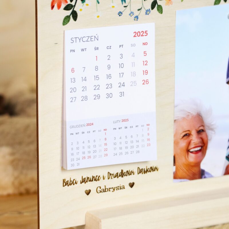 Tabliczka na podstawce z mini kalendarzem 2026 i zdjęciem