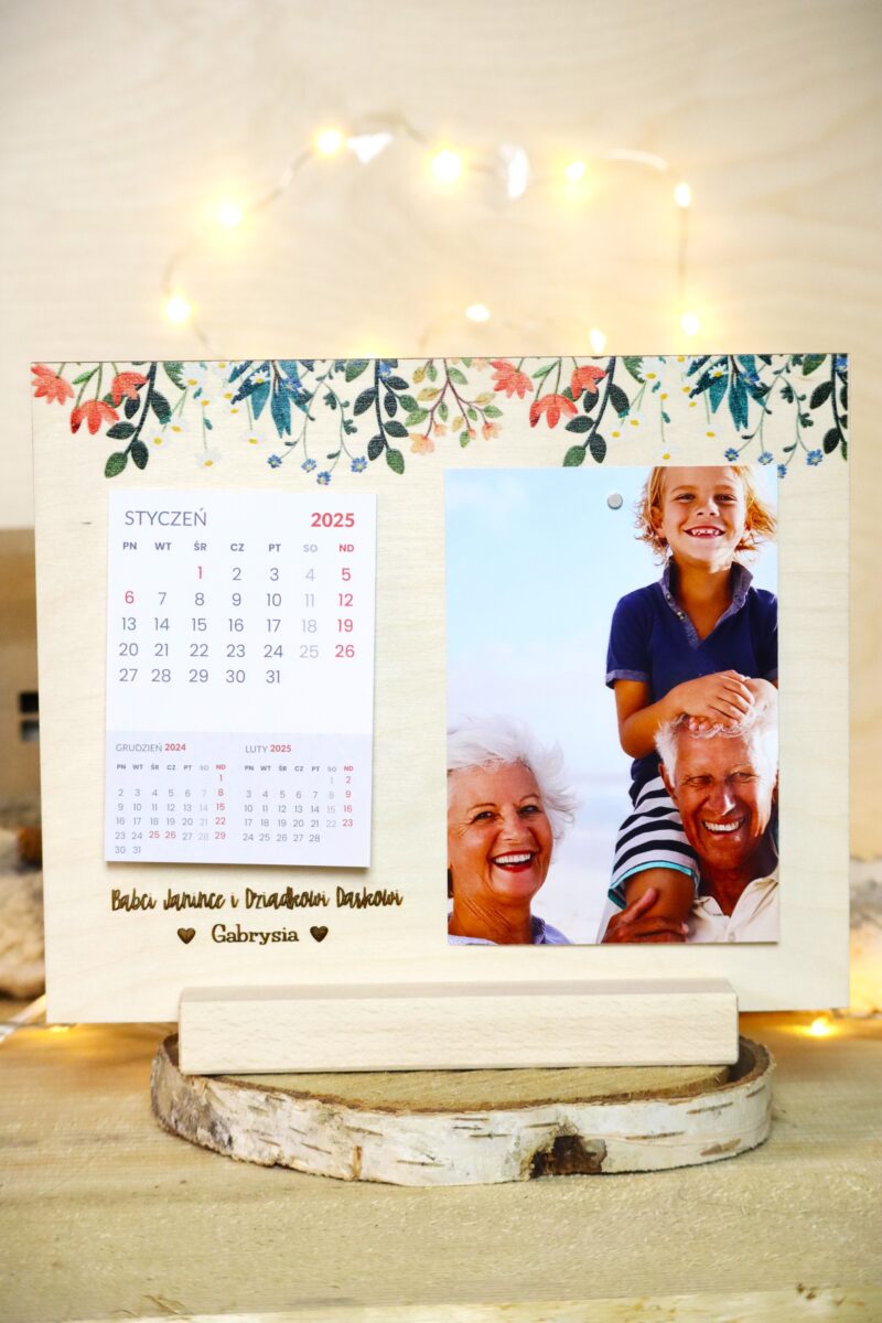 Tabliczka na podstawce z mini kalendarzem 2026 i zdjęciem