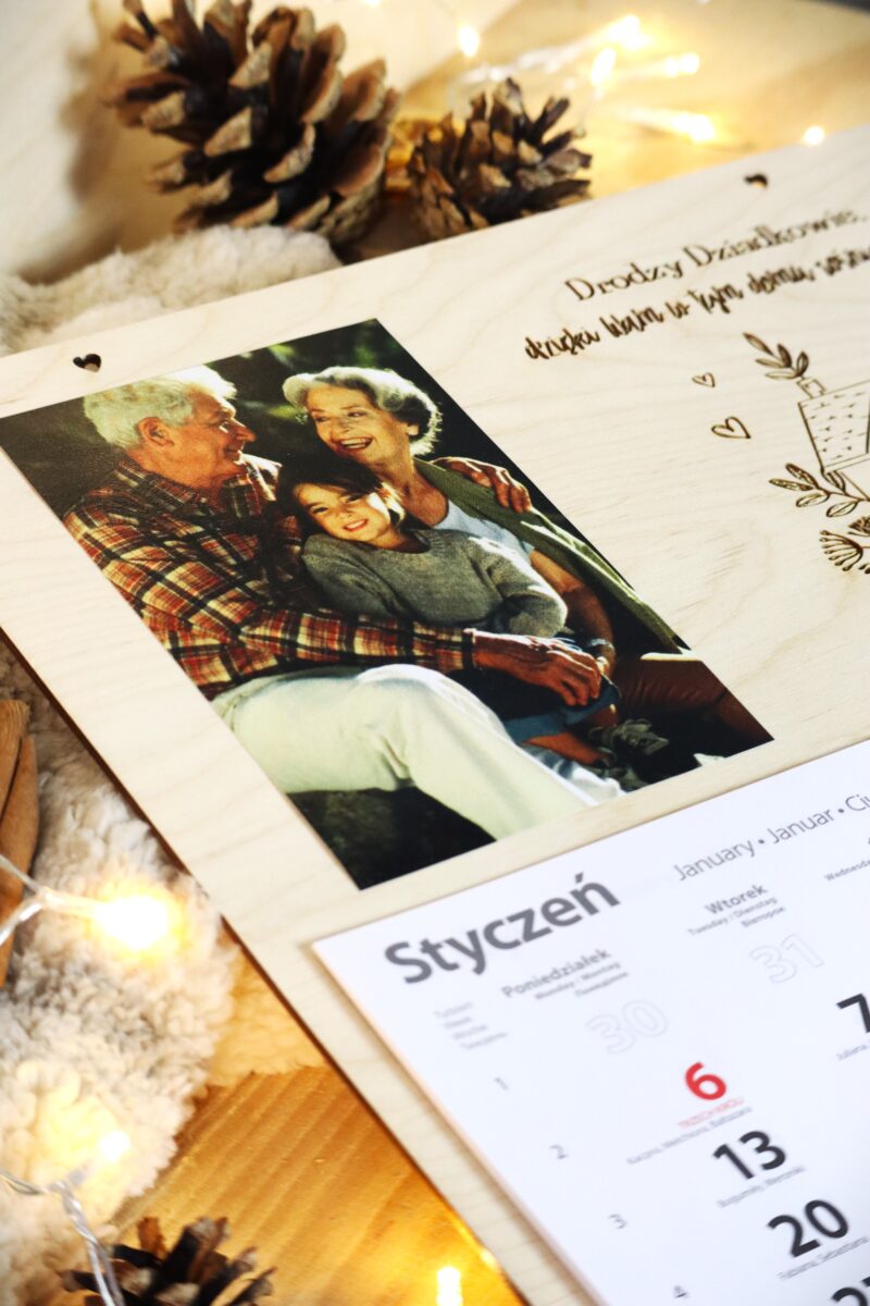 Kalendarz ścienny 2026 dla Dziadków ze zdjęciem Domek