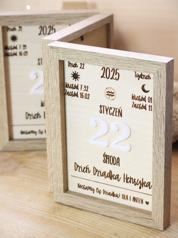 Potrójna ramka z kartką kalendarza 2026 dla Dziadków