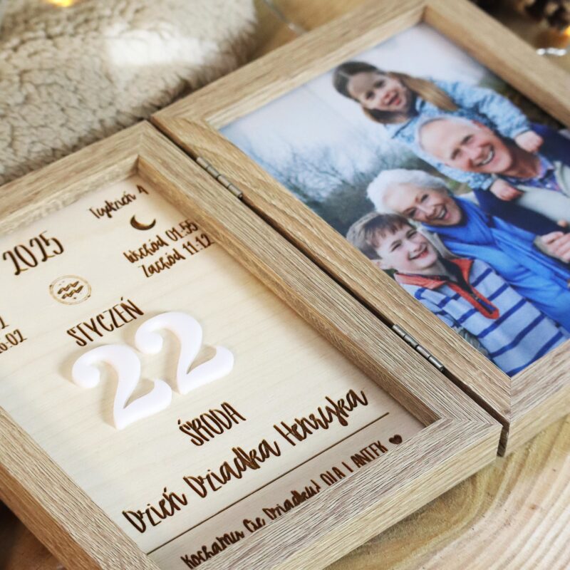 Podwójna ramka z kartką kalendarza 2026 dla Dziadków