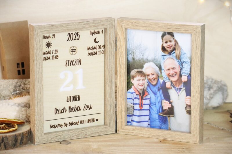 Podwójna ramka z kartką kalendarza 2026 dla Dziadków