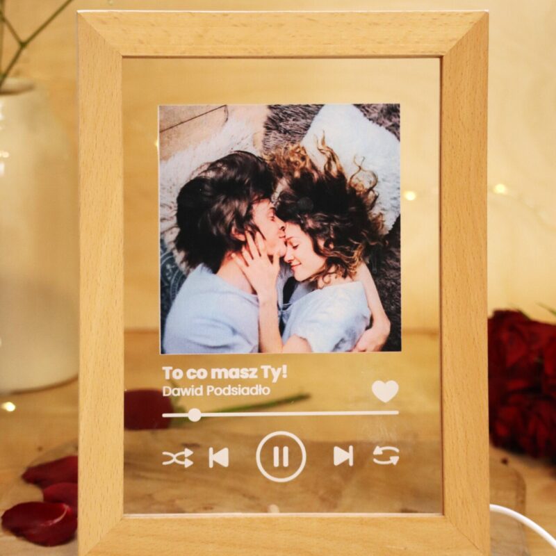 Ramka LED ze zdjęciem i tytułem piosenki Spotify