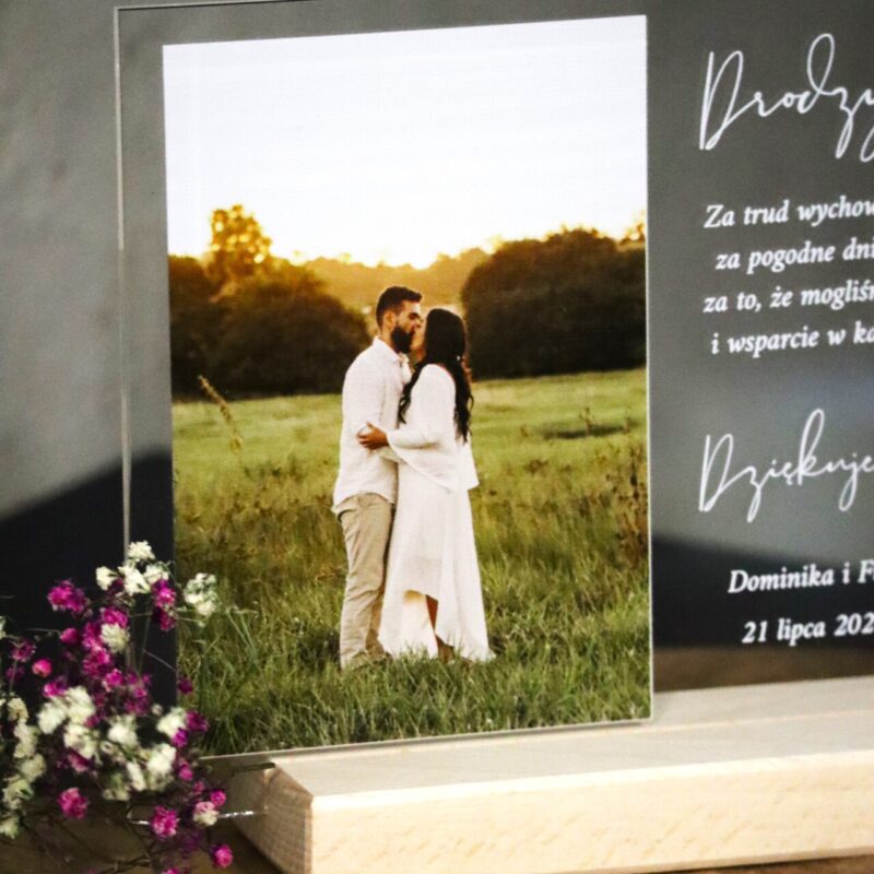 Podziękowania ślubne w formie statuetki ze zdjęciem