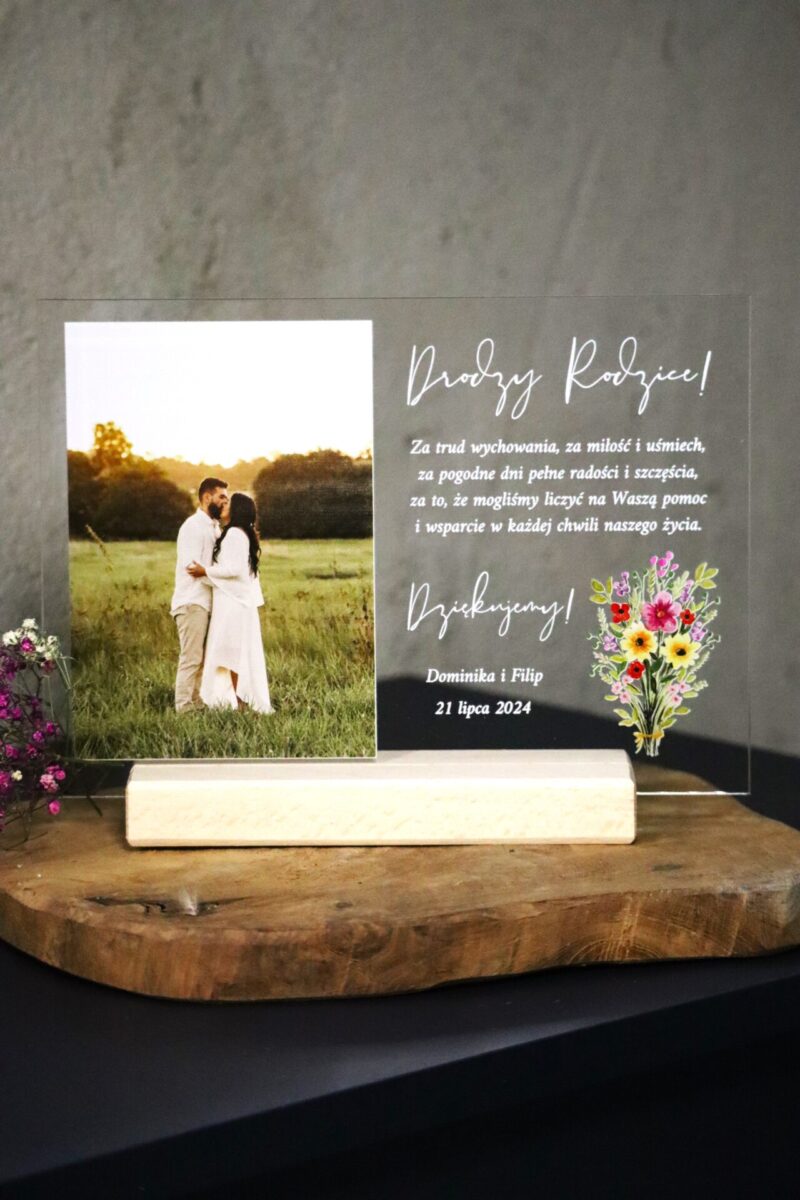 Podziękowania ślubne w formie statuetki ze zdjęciem