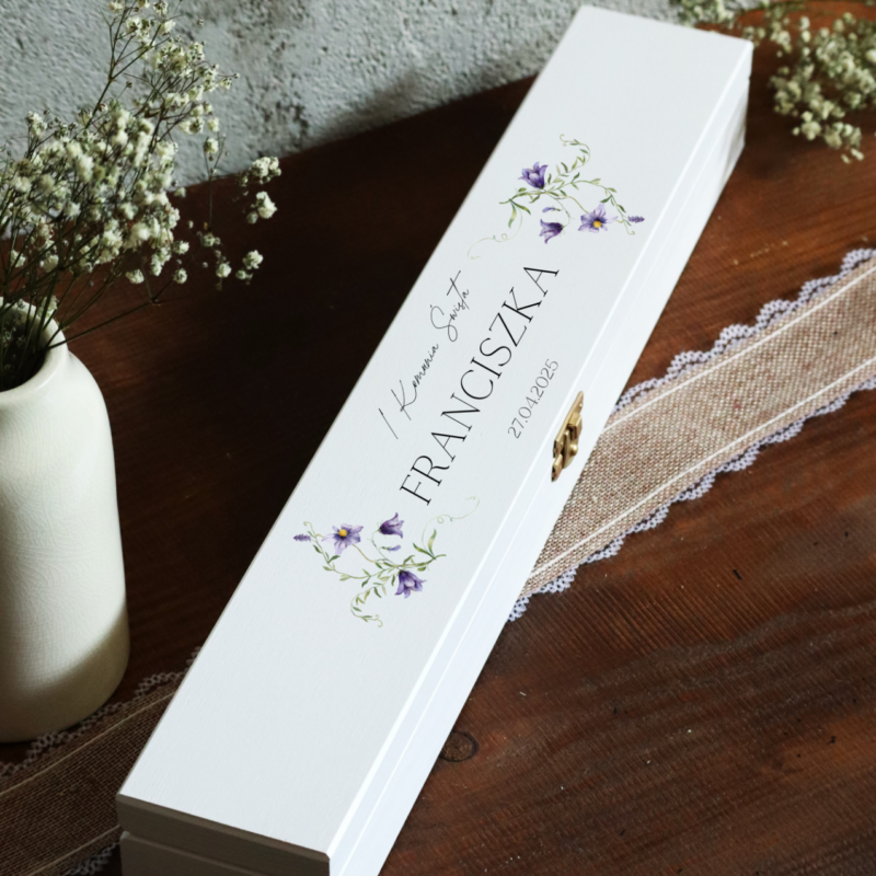 Białe pudełko na świecę komunijną lub gotowy zestaw ze świecą