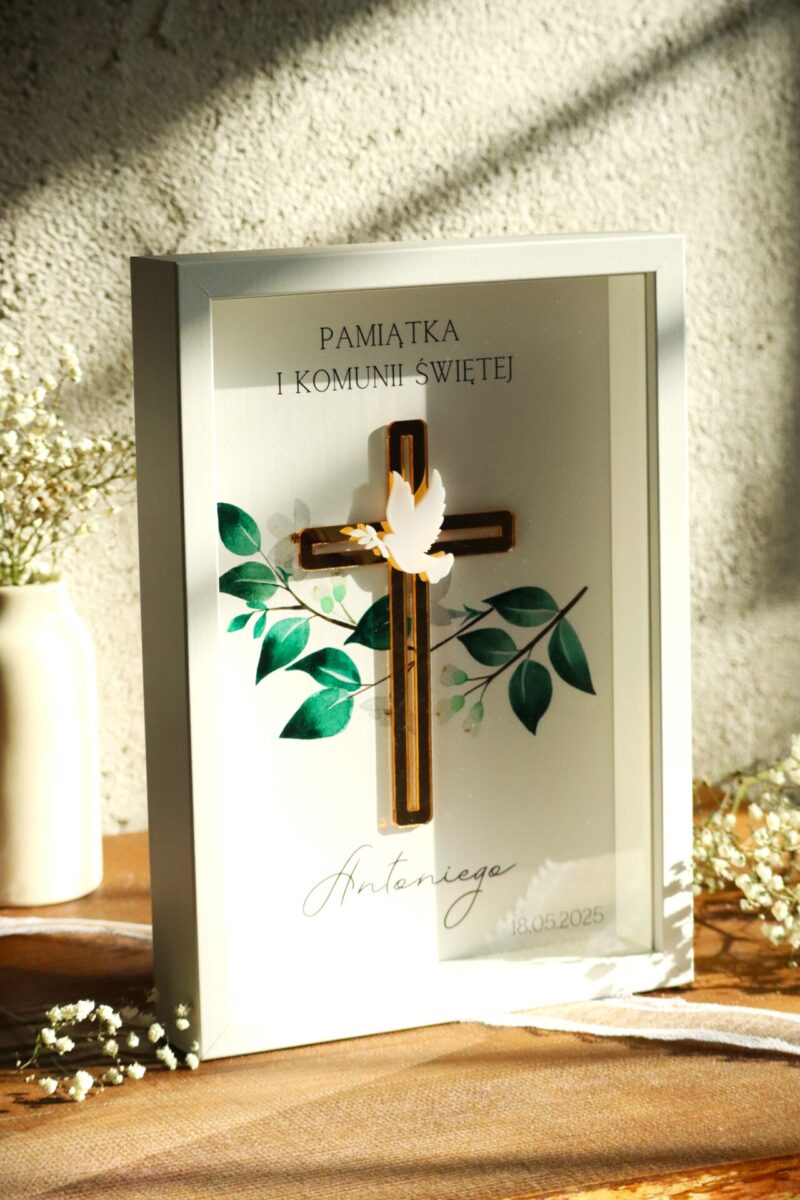 Pamiątka I Komunii Świętej Ramka 3D Krzyż z gołąbkiem