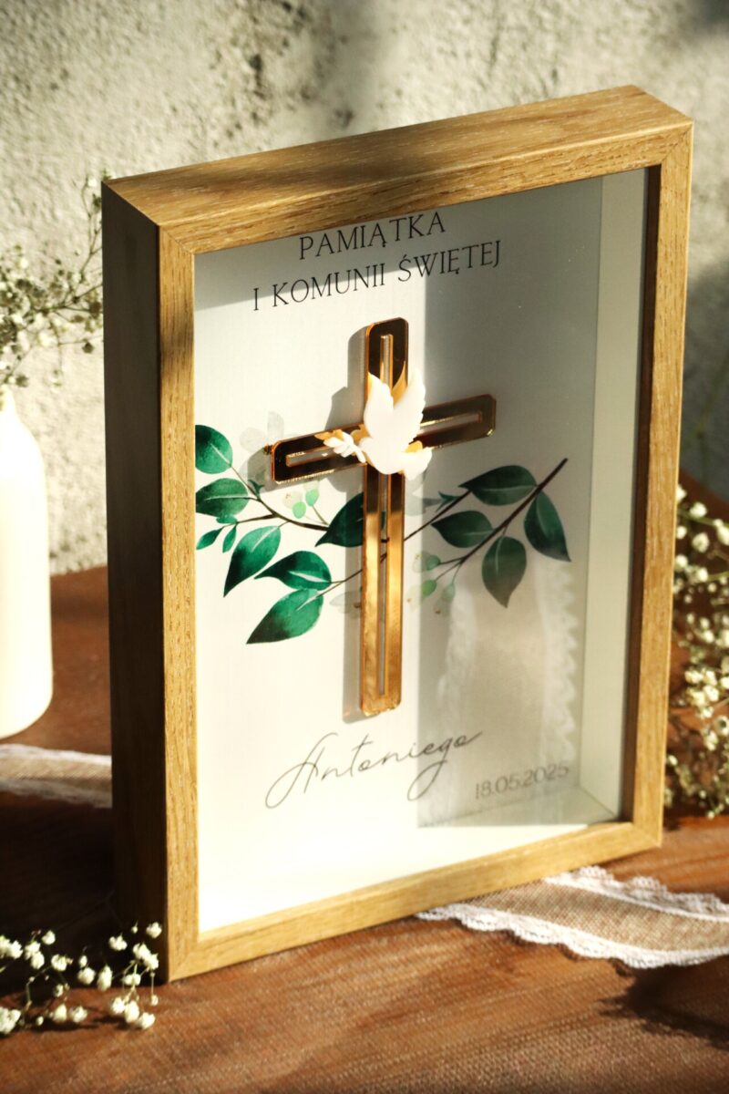 Pamiątka I Komunii Świętej Ramka 3D Krzyż z gołąbkiem