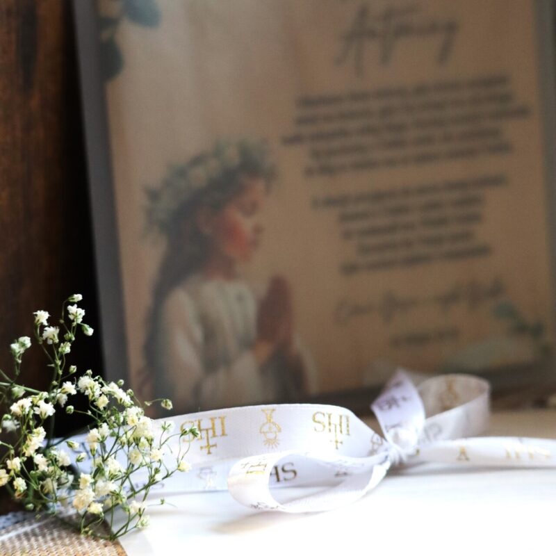 Drewniana kartka z nadrukiem na I Komunię Świętą