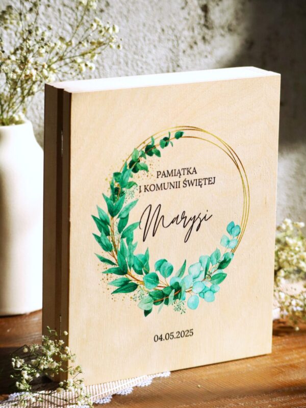 Biblia w pudełku na pamiątkę I Komunii Świętej