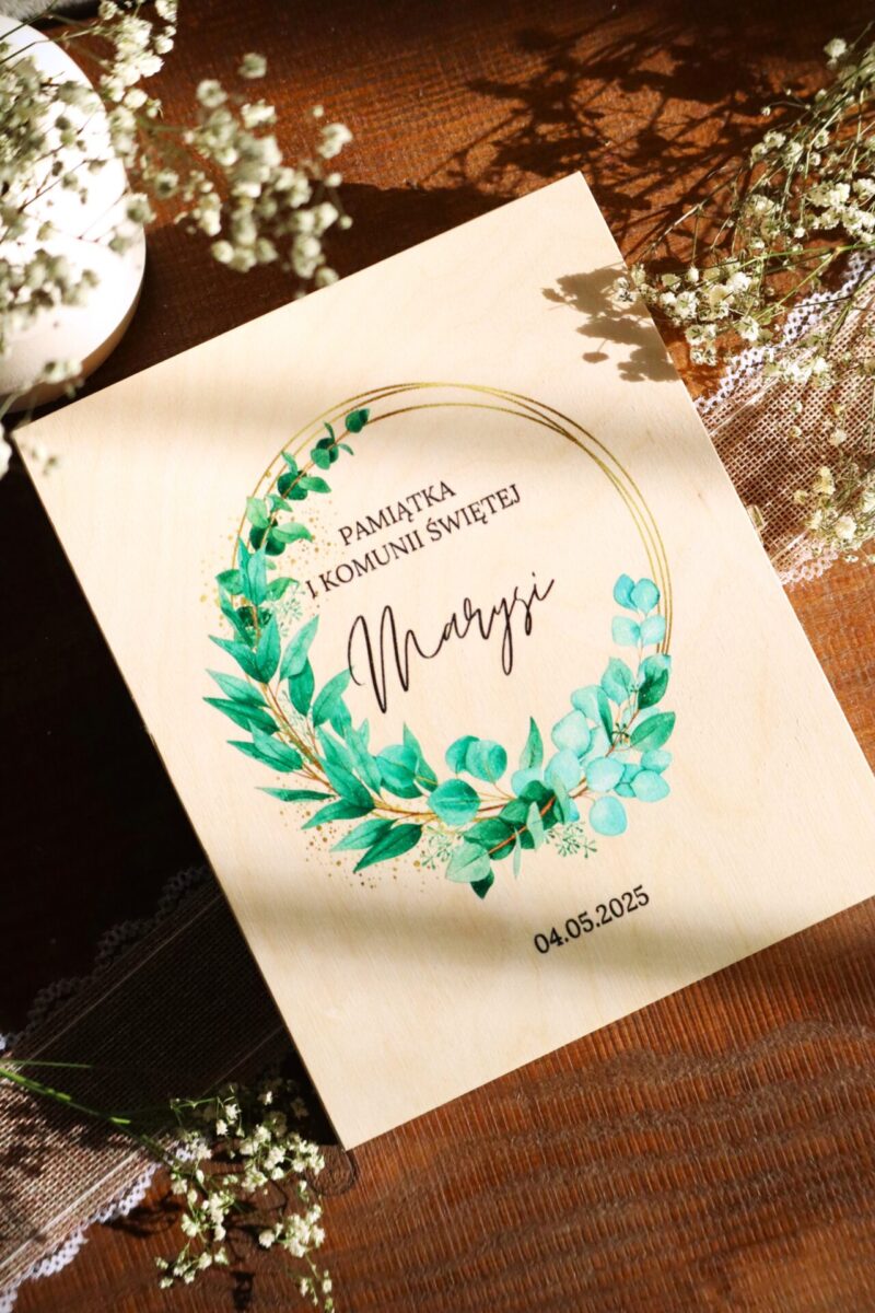 Biblia w pudełku na pamiątkę I Komunii Świętej