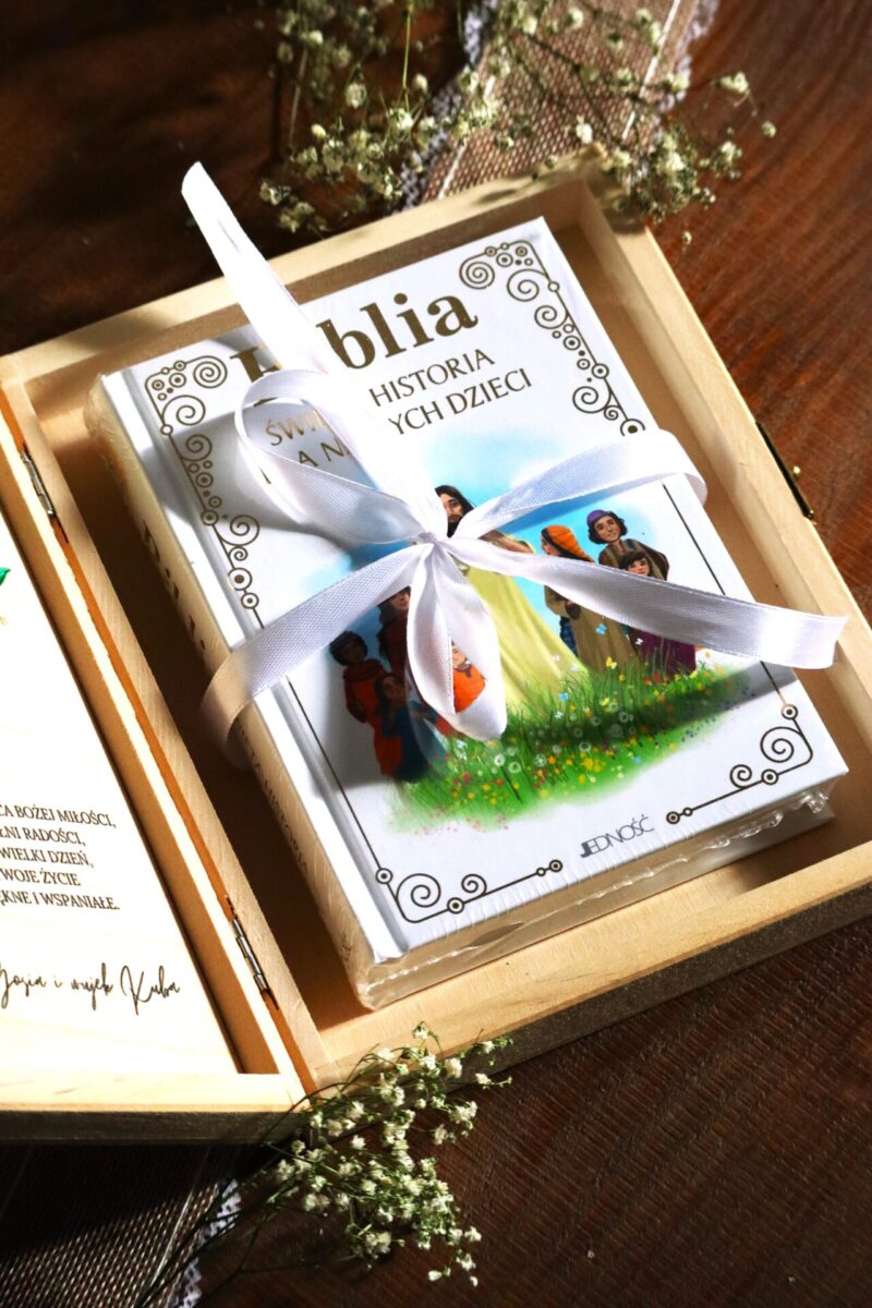 Biblia w pudełku na pamiątkę I Komunii Świętej
