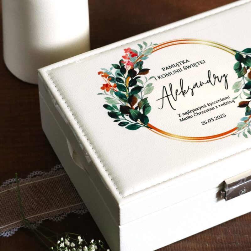 Kuferek szkatułka na biżuterię z okazji I Komunii Świętej