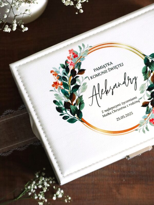 Kuferek szkatułka na biżuterię z okazji I Komunii Świętej