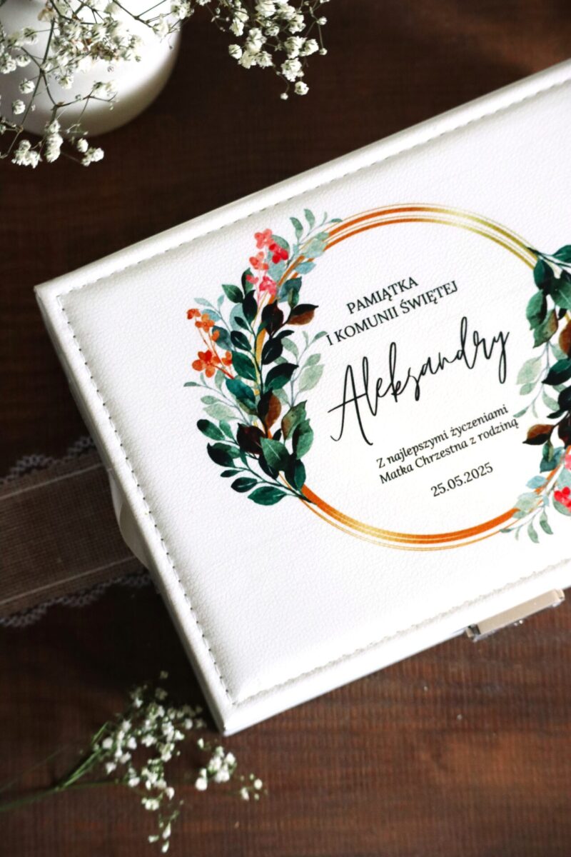 Kuferek szkatułka na biżuterię z okazji I Komunii Świętej