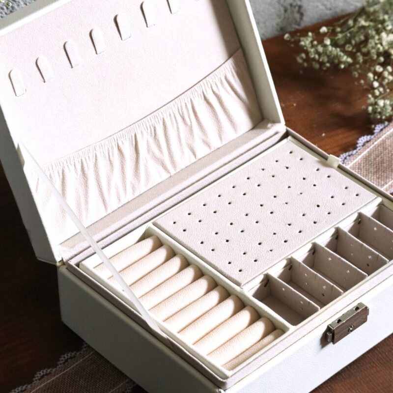 Kuferek szkatułka na biżuterię z okazji I Komunii Świętej