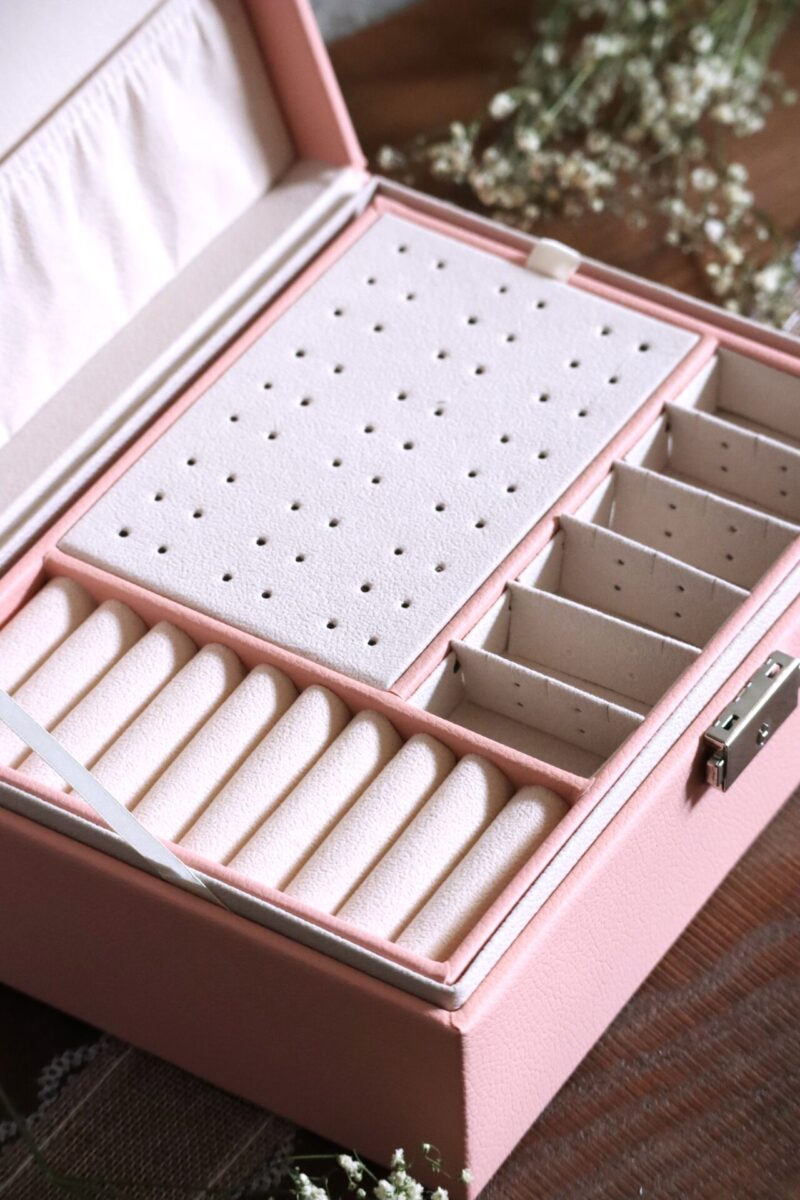 Kuferek szkatułka na biżuterię z okazji I Komunii Świętej