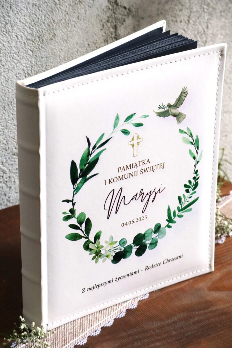 Duży album komunijny z dedykacją