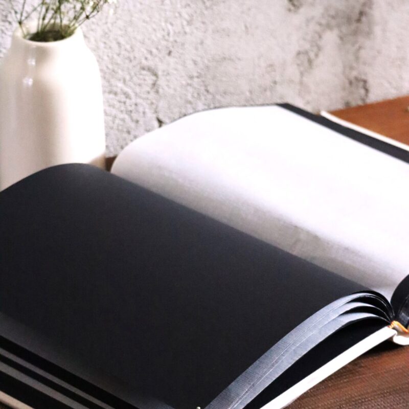 Duży album komunijny z dedykacją