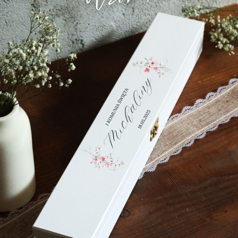 Białe pudełko na świecę komunijną lub gotowy zestaw ze świecą