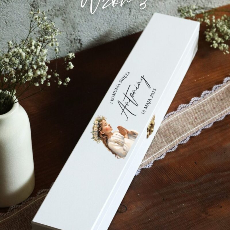 Białe pudełko na świecę komunijną lub gotowy zestaw ze świecą