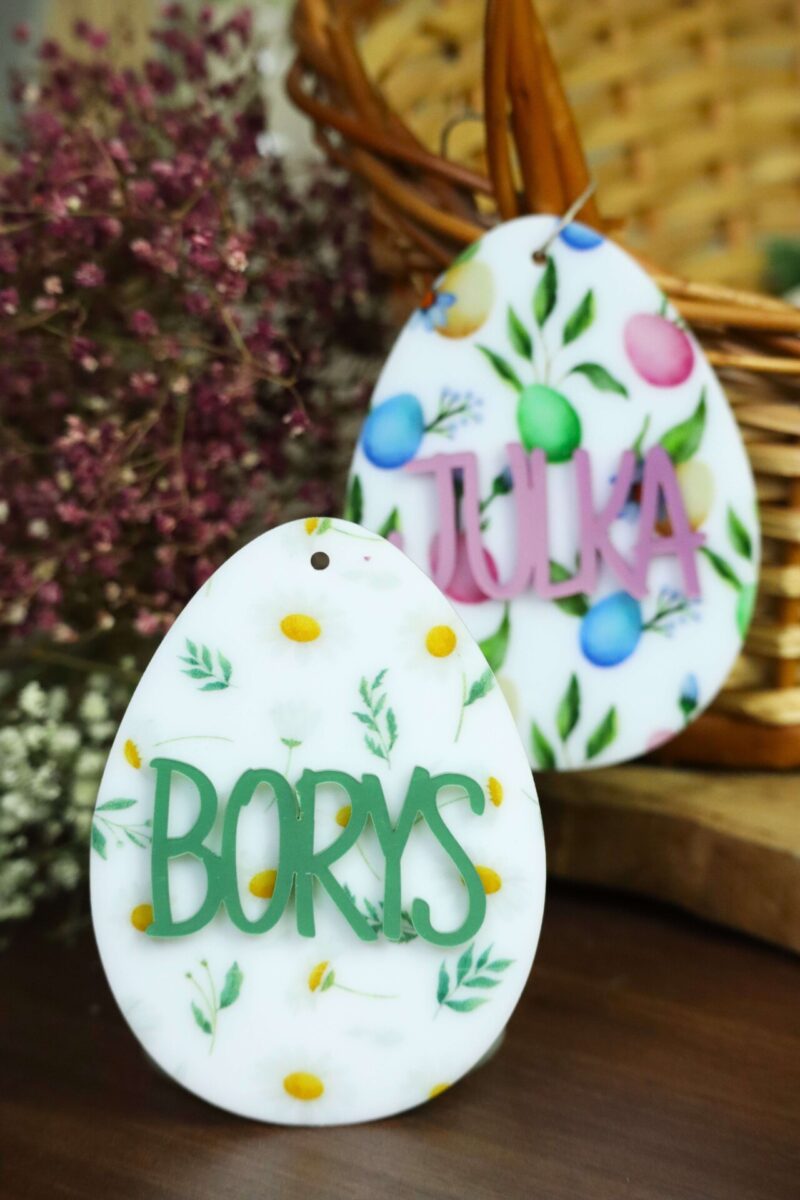 Kolorowa pisanka z imieniem plexi