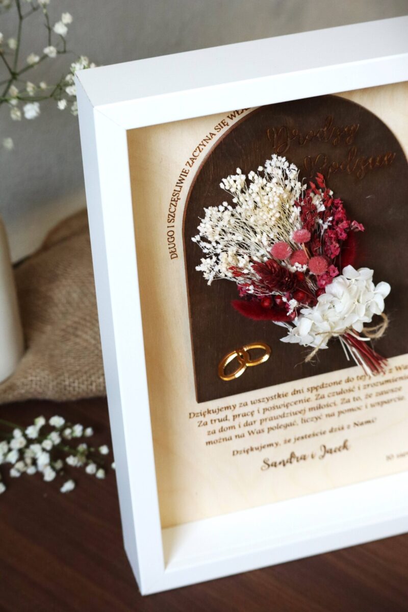 Podziękowania ślubne w formie ramki z suszonymi kwiatami