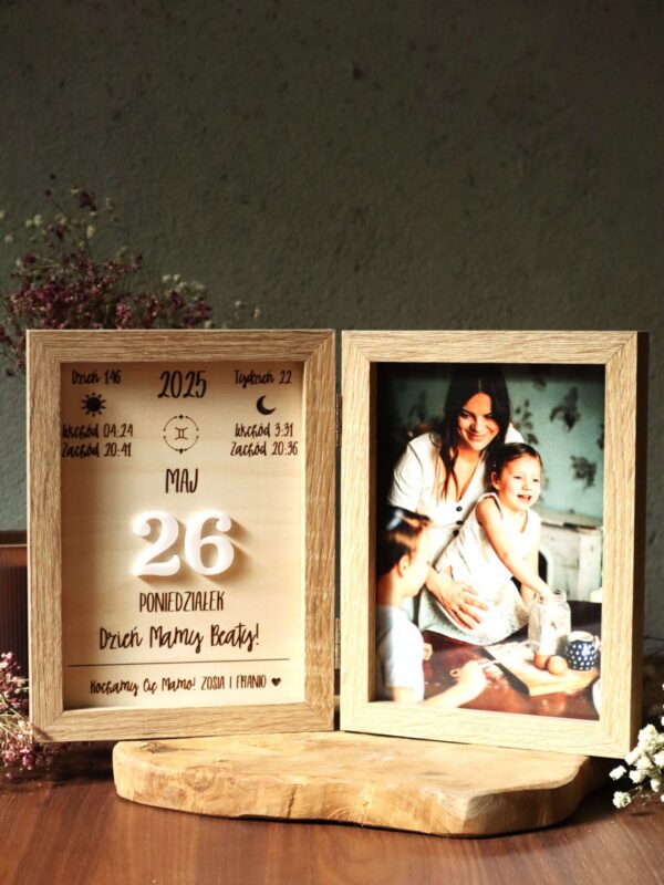 Podwójna ramka dla Mamy z kartką kalendarza