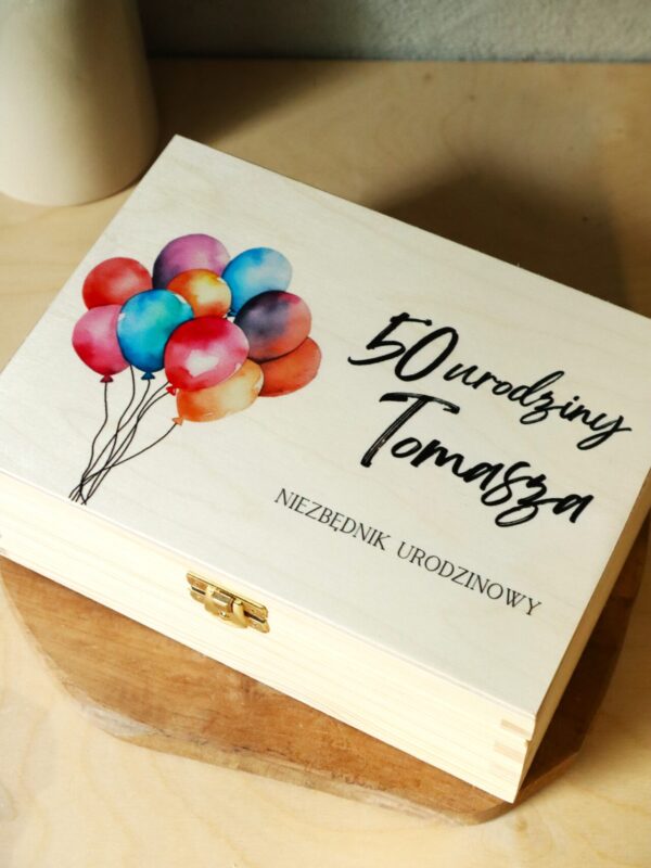 Pudełko urodzinowe z przegródkami