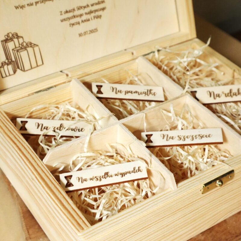 Pudełko urodzinowe z przegródkami