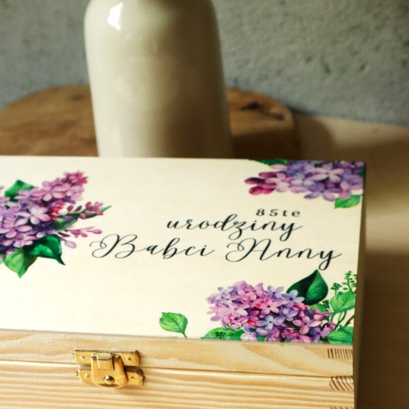 Pudełko urodzinowe z przegródkami